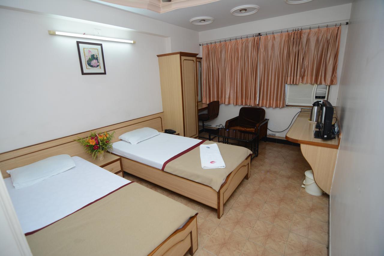 Hotel Kirti Джамнагар Экстерьер фото